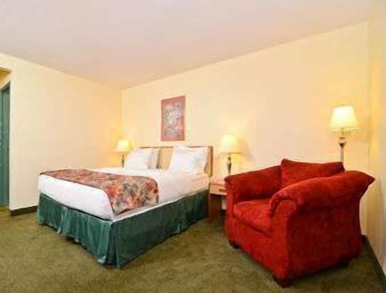 Hotel Baymont By Wyndham Decatur Extérieur photo