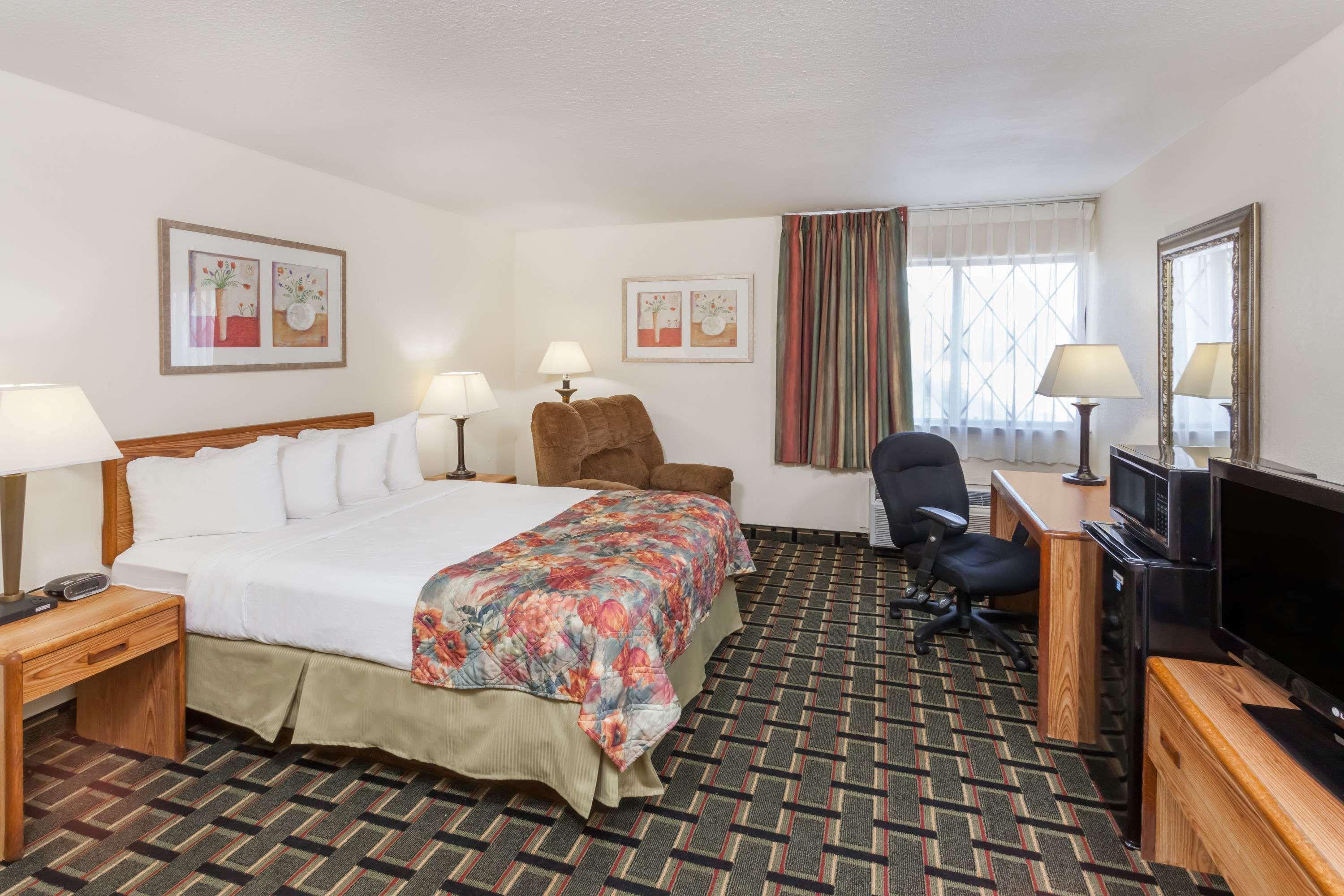 Hotel Baymont By Wyndham Decatur Extérieur photo