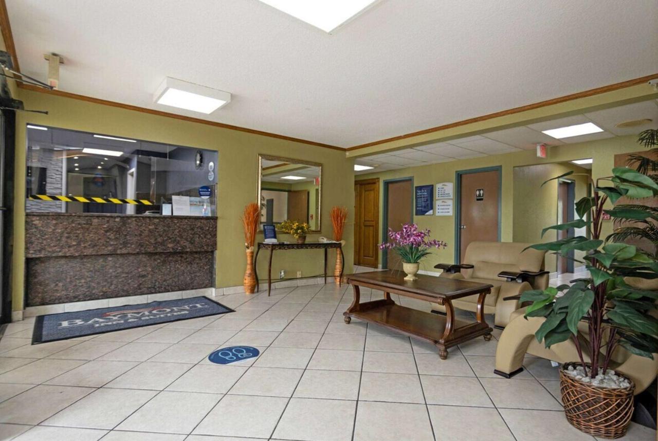 Hotel Baymont By Wyndham Decatur Extérieur photo