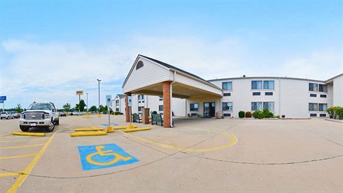 Hotel Baymont By Wyndham Decatur Extérieur photo